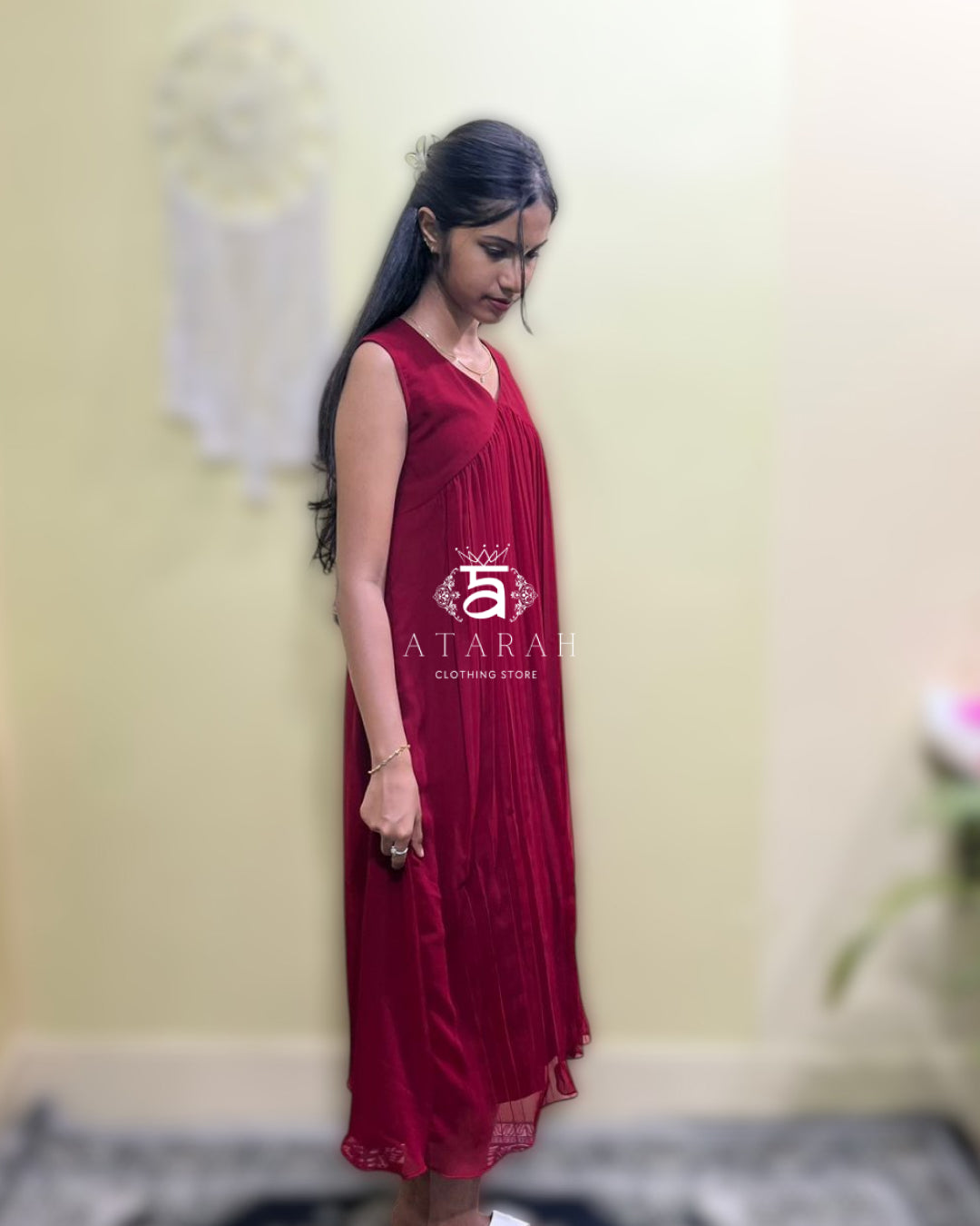 Elegant Pleated Red Midi Dress